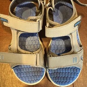 Eddie Bauer Boys size 2 Rocky sandals